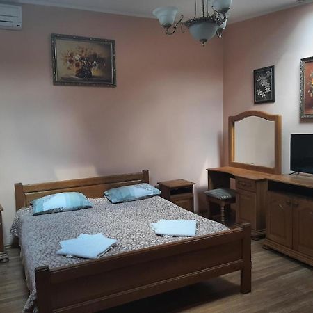 Hotel Nikolet 穆卡切沃 外观 照片